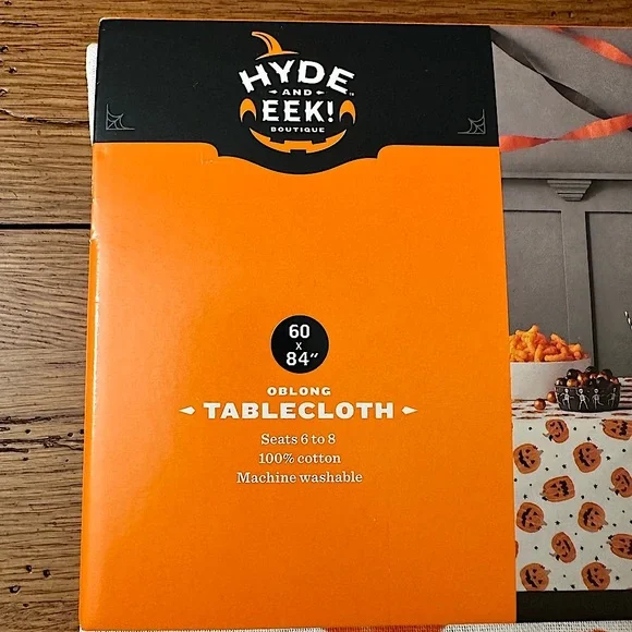 Halloween Pumpkin Table Cloth NWT 60”x 84” Oblong Seats 6 to 8 - Hyde & EEK! - Picture 4 of 5